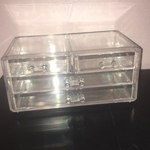 Make up organizers (2)